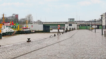 storm surge barrier geestemuendung